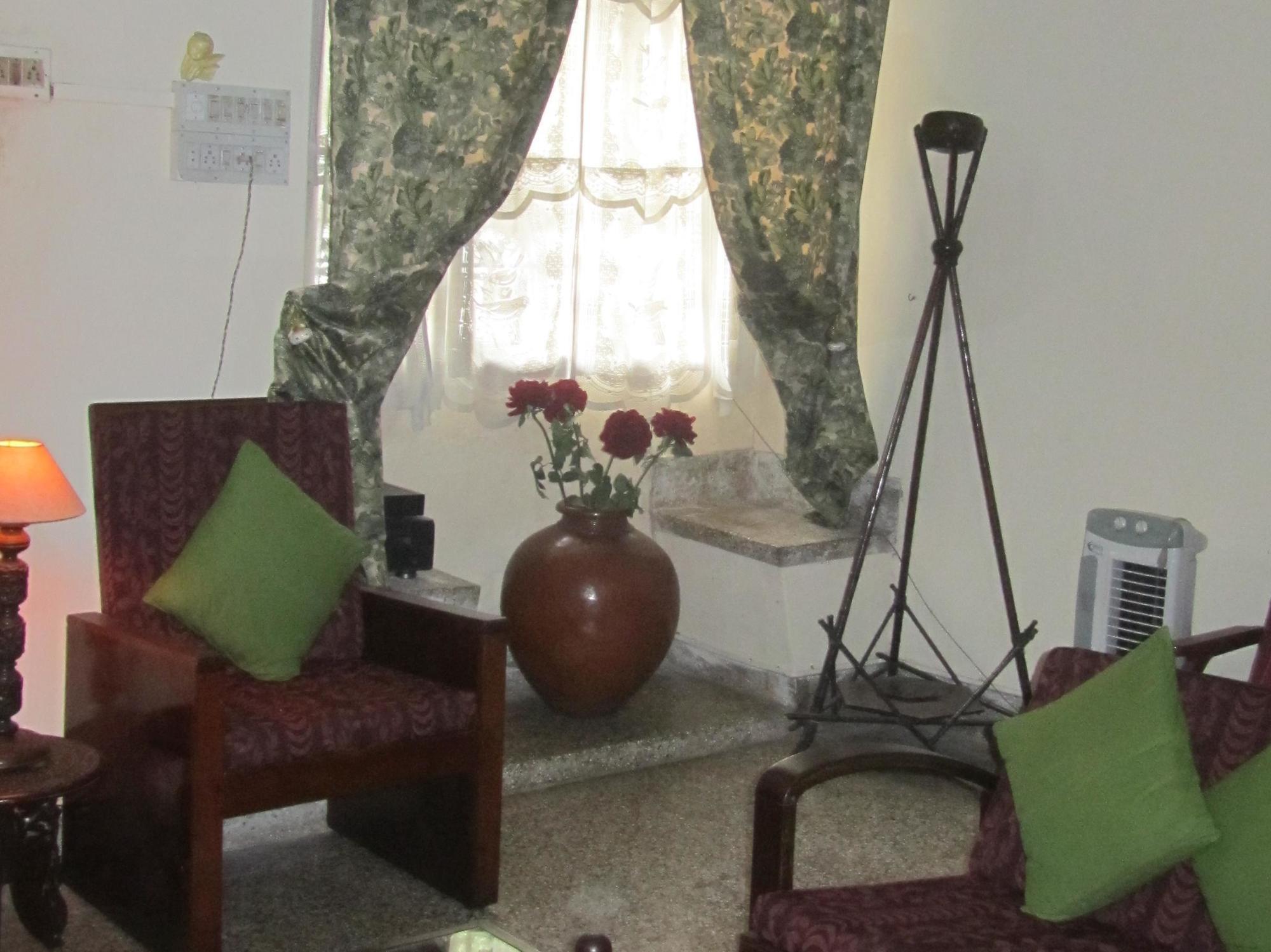 Madeleine Inn Kochi Extérieur photo
