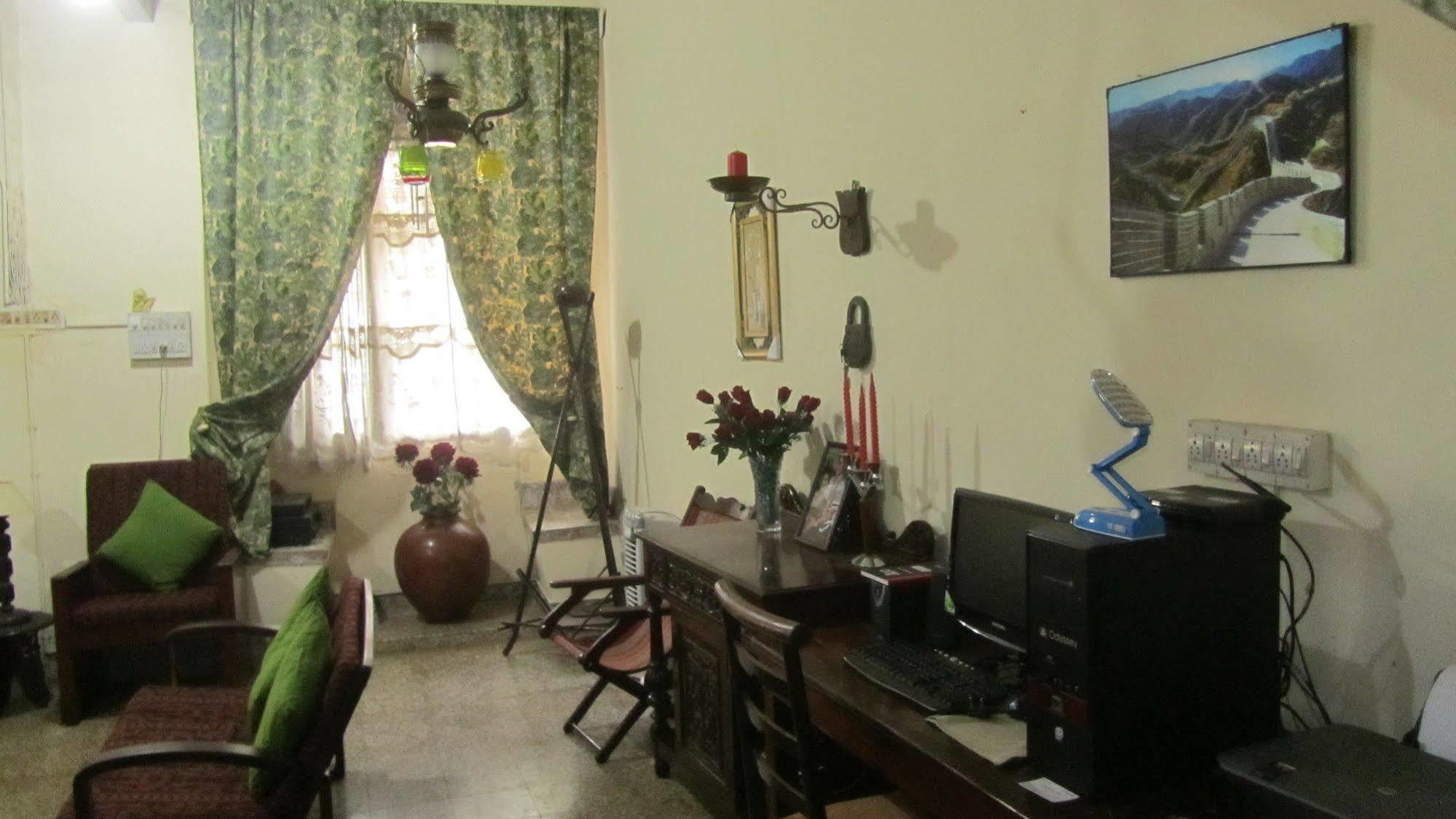 Madeleine Inn Kochi Extérieur photo