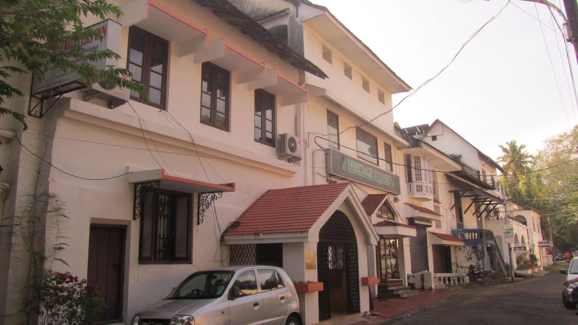 Madeleine Inn Kochi Extérieur photo